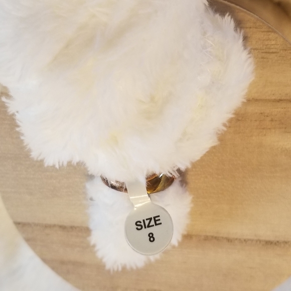 Rose gold colored ring with stones - Picture 4 of 7